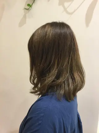 ミディアム 庄嶋 彩香のヘアスタイル