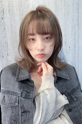 ミディアム 小山 ヨシタカのヘアスタイル