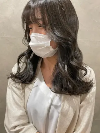 セミロング ayaka 縮毛矯正レイヤーのヘアスタイル