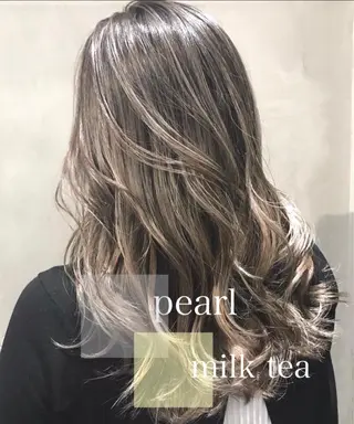 ロング カラー AKI アキのヘアスタイル