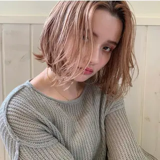 ミディアム カラー ぱつっとボブ/ 小野あかねのヘアスタイル