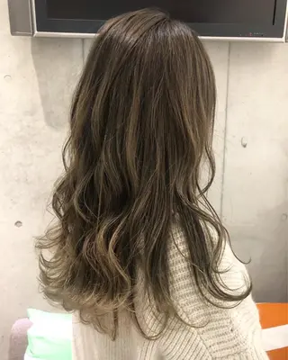 ロング カラー 増渕 里奈のヘアスタイル