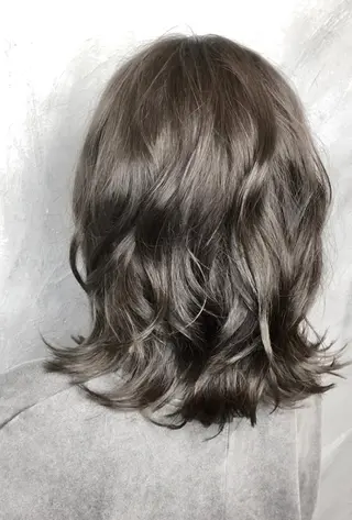 ミディアム カラー 💇🏼ショートヘア お任せ💁🏻‍♂️のヘアスタイル