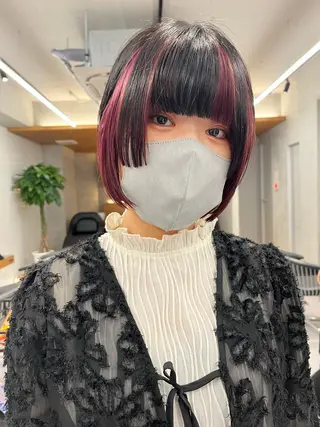 ショート カラー センターパート/ 暖色カラーayuのヘアスタイル