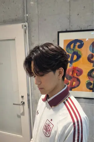 メンズ 赤み消し／アッシュ系 ／ダウンパーマ／優斗のヘアスタイル