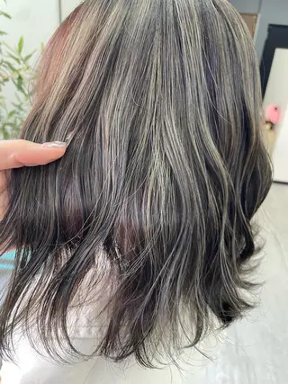 カラー オノ アカネのヘアスタイル