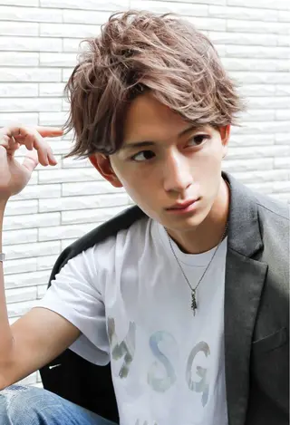 ショート カラー パーマ メンズ 佐伯 りょうのヘアスタイル