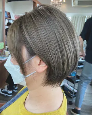 ショート カラー 眞壁 華子のヘアスタイル