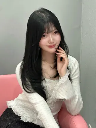 ロング カラー 𝑴𝑶𝑲𝑨渋谷 トレンド韓国ヘア🩷のヘアスタイル