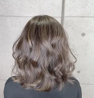 ミディアム カラー 福森 みずきのヘアスタイル