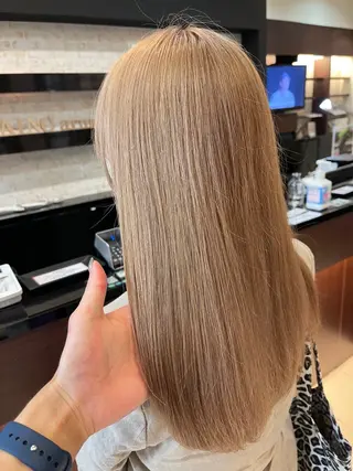 ロング カラー Kamie みかじりのヘアスタイル