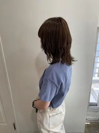 ミディアム カラー MIOベージュカラー 柔らかいカラーのヘアスタイル