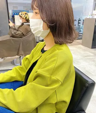 ミディアム カラー ヘアアレンジ 韓国🇰🇷レイヤー カットオリーブカラーのヘアスタイル