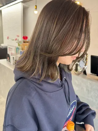 ミディアム miloc🫧 MOMOYOのヘアスタイル