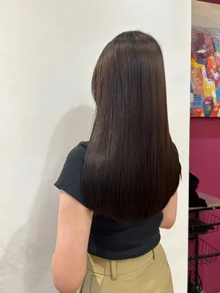 ロング 吉村 詩音のヘアスタイル