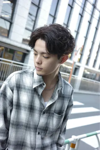 パーマ メンズ fifth 安次富　泰雅のヘアスタイル