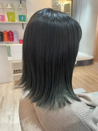 ミディアム カラー HATSUMEI 勅使瓦 祥のヘアスタイル