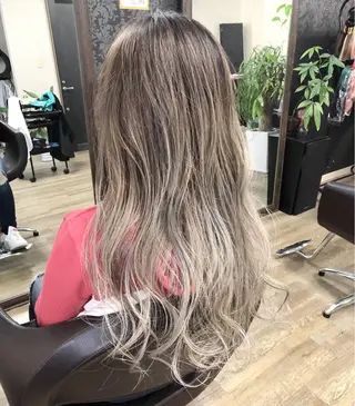 ロング カラー 池田 景子のヘアスタイル