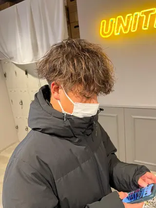 ショート カラー パーマ メンズ メンズパーマ特化 TAIGAのヘアスタイル