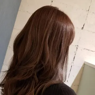 カラー ロング SAKURA (サクラ)のヘアスタイル