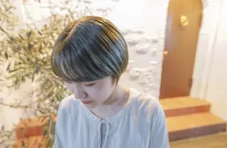 ショート 安藤悠里/ハイトーン /デザインカラーのヘアスタイル