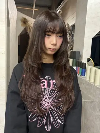 ロング ブリーチなしカラー ダブルカラーエクステのヘアスタイル