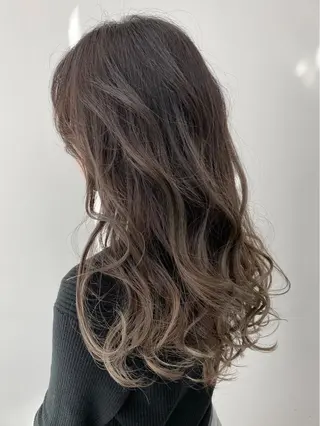 ロング カラー ヘアアレンジ 【公式】amble luxe池袋東口🩷のヘアスタイル