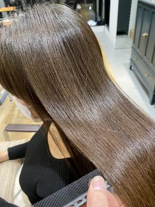 ロング 深夜まで営業中‼️ レム髪質改善のヘアスタイル