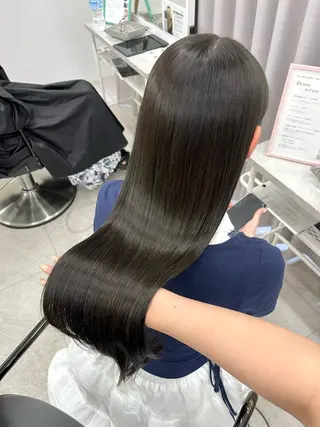 ロング カラー 柔らかオリーブ🌿 HIMARI🌻のヘアスタイル