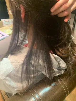 ロング カラー ツキダテ ユイのヘアスタイル