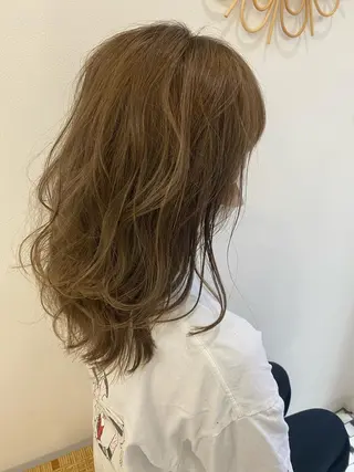 セミロング カラー nishido ハイライト/パーマのヘアスタイル