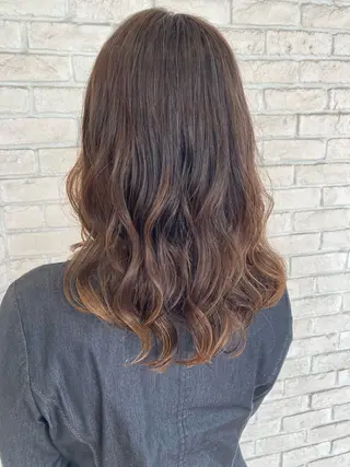ロング あやかショート 白髪ぼかしのヘアスタイル