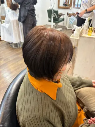 ショート カラー 元山 透明感艶カラー 🌻レイヤーカットのヘアスタイル