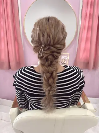 ロング ヘアアレンジ Bellmée Akemiのヘアスタイル