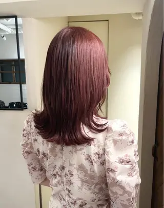 セミロング カラー hinaru ．のヘアスタイル