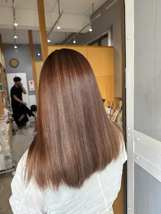 ミディアム miloc MOMOKAのヘアスタイル
