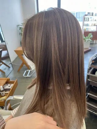 ロング カラー 💓パーマ，💗 レイヤーカットのヘアスタイル