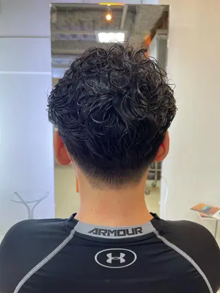 ショート パーマ メンズ 鶴﨑 美優亜のヘアスタイル