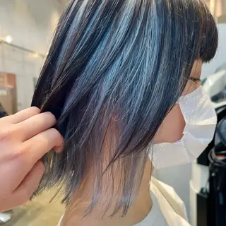 カラー ヒナ/レイヤーカット 艶感ワンカラーのヘアスタイル