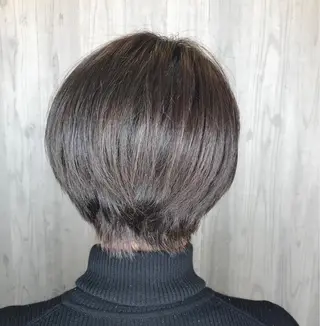 ショート カラー (スタイリスト)牧 好美のヘアスタイル