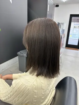 カラー MEMENTO YUZUのヘアスタイル