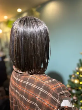 ミディアム カラー 平川 友希子のヘアスタイル