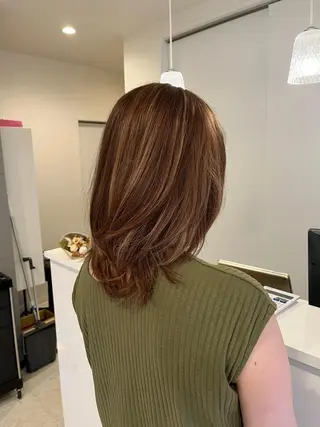 ミディアム カラー 山中 真紫のヘアスタイル