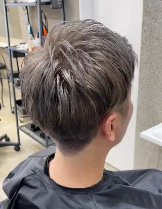 ショート メンズ 韓国風レイヤー ハイトーンRYOTAのヘアスタイル