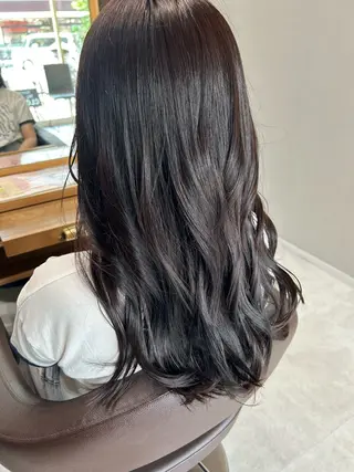 ロング カラー 川筋 桃果のヘアスタイル