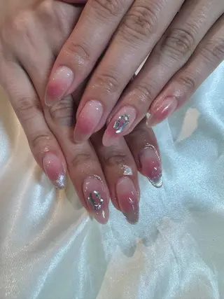 ネイル 藤井 里緒奈のネイルデザイン