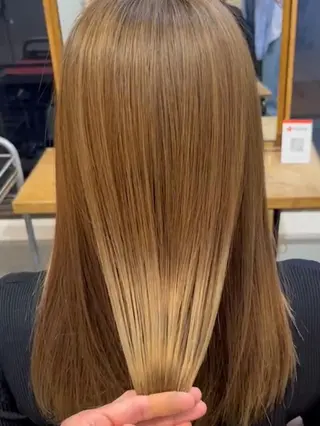 セミロング kato himariのヘアスタイル