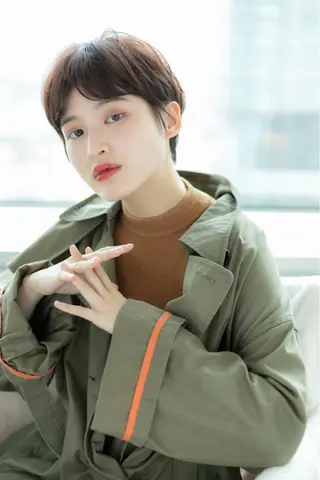 ショート カラー AGU akariのヘアスタイル