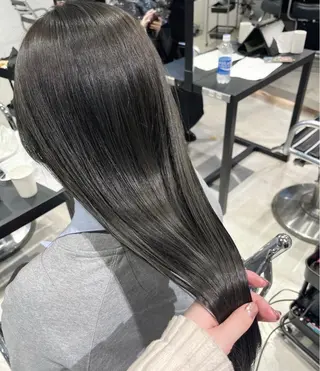 ロング カラー パーマ ヘアアレンジ 透明感/オリーブ/ グレージュ/YUKAのヘアスタイル