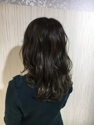 セミロング カラー ✨艶髪✨透明感✨ 山内大樹のヘアスタイル